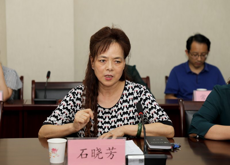 4、黨政辦主任石曉芳宣讀習(xí)總書記教師節(jié)重要講話.JPG 4、黨政辦主任石曉芳宣讀習(xí)總書記教師節(jié)重要講話.JPG