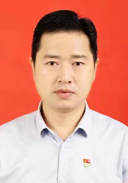 李峰.jpg 李峰.jpg