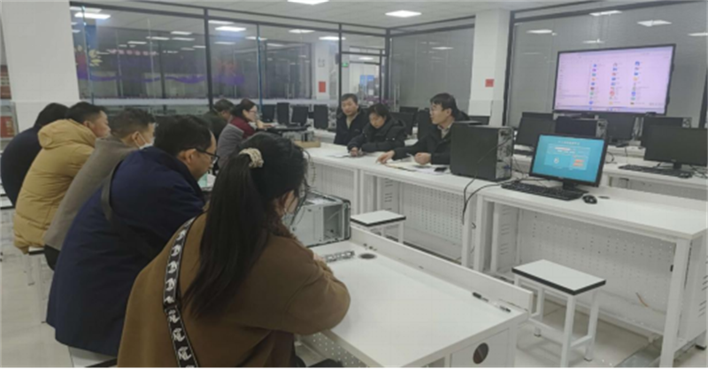 11-24電信工程系組織開展工學(xué)一體化課堂實(shí)施公開示范�?12.png 11-24電信工程系組織開展工學(xué)一體化課堂實(shí)施公開示范�?12.png